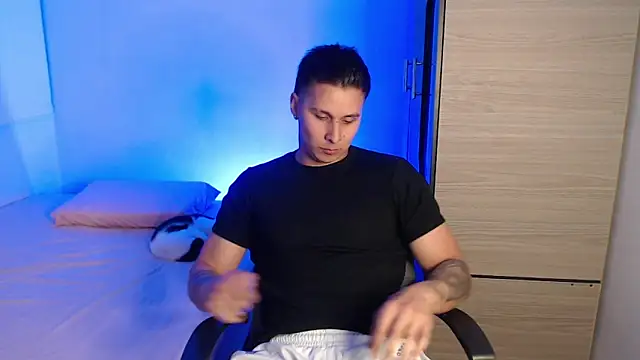 valentinosex1 online show from February 10, 10:58 pm