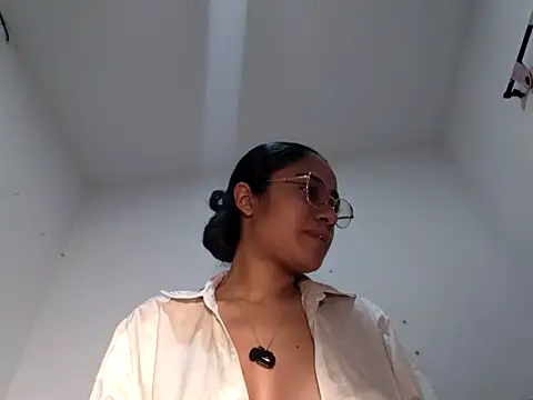 Snapshot of Daislalezma chatting on November 11, 9:26 pm Daislalezma online show from November 11, 9:26 pm