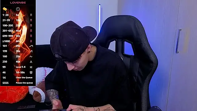 imlaiaaa online show from November 25, 9:48 pm