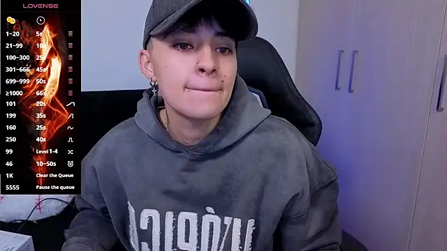 imlaiaaa online show from December 5, 12:52 am