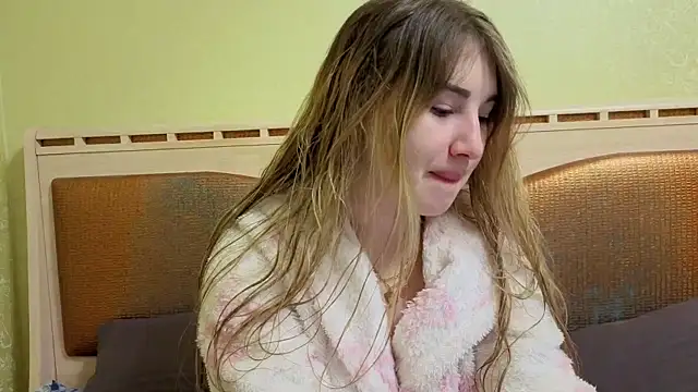 Snapshot of sugarskitty chatting on March 16, 12:49 am sugarskitty online show from March 16, 12:49 am