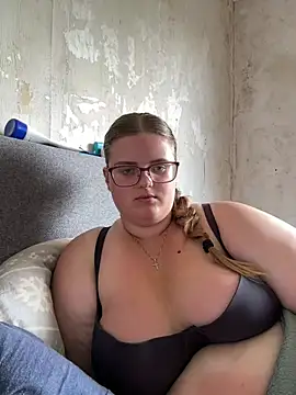 CurvyPaar2 online show from June 15, 12:29 pm