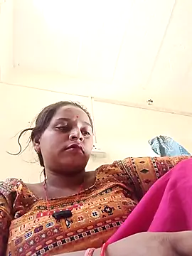 Snapshot of Hot_crety chatting on June 24, 4:11 am Hot crety online show from June 24, 4:11 am