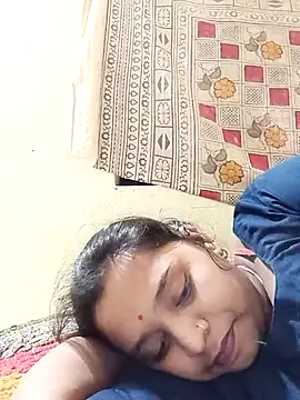 Snapshot of Hot_crety chatting on July 23, 6:44 am Hot crety online show from July 23, 6:44 am