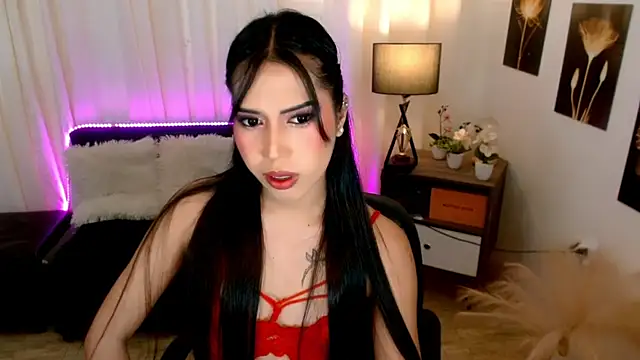 Snapshot of Sassy_Suzuhime chatting on October 21, 1:39 am Sassy Suzuhime online show from October 21, 1:39 am