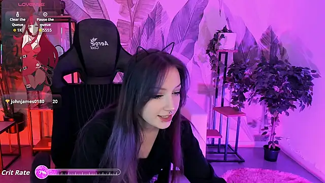 Snapshot of LiliLuna chatting on October 4, 1:20 pm LiliLuna online show from October 4, 1:20 pm