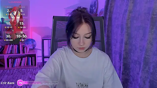 Snapshot of LiliLuna chatting on October 10, 10:47 am LiliLuna online show from October 10, 10:47 am