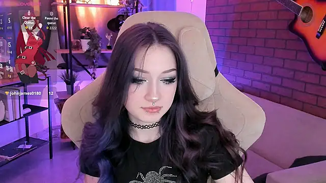 LiliLuna online show from November 12, 1:44 pm