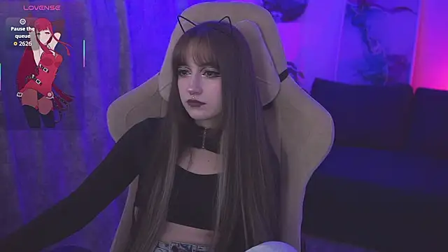 LiliLuna online show from March 19, 1:04 pm