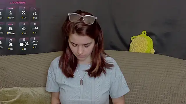 Snapshot of ElzaBlis chatting on November 14, 2:49 pm ElzaBlis online show from November 14, 2:49 pm