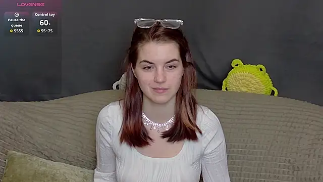 Snapshot of ElzaBlis chatting on November 15, 2:57 pm ElzaBlis online show from November 15, 2:57 pm