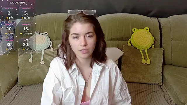 Snapshot of ElzaBlis chatting on April 8, 1:00 pm ElzaBlis online show from April 8, 1:00 pm