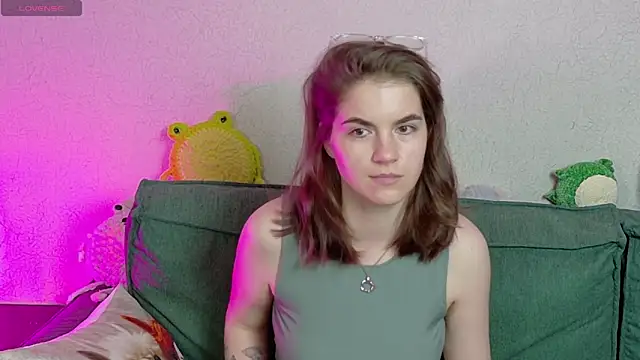 Snapshot of ElzaBlis chatting on June 4, 1:28 pm ElzaBlis online show from June 4, 1:28 pm