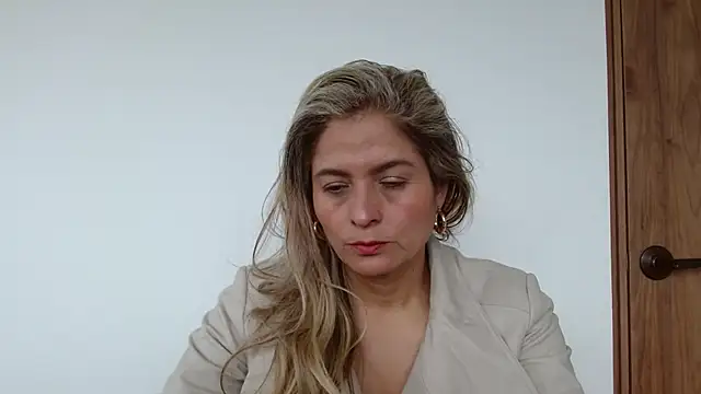 linda-mature43 online show from September 17, 4:30 pm