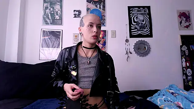 plutonbluemooon333 online show from October 16, 9:38 pm