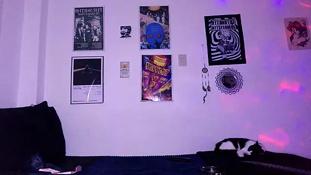 plutonbluemooon333 online show from October 30, 11:16 pm