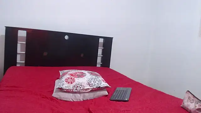 Snapshot of nathaly_jones_ chatting on October 20, 12:27 pm nathaly jones  online show from October 20, 12:27 pm