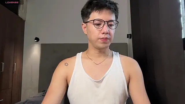 Addictiveboi online show from May 8, 3:23 am