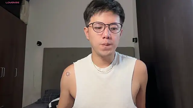 Addictiveboi online show from May 9, 2:17 am