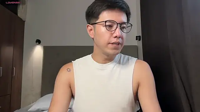 Addictiveboi online show from May 14, 3:46 am
