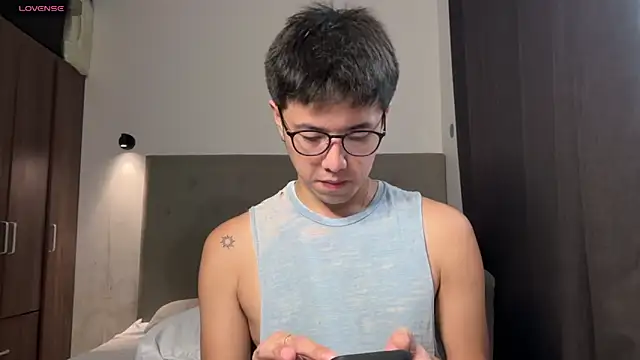 Addictiveboi online show from June 3, 3:42 am