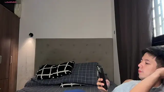 Addictiveboi online show from June 12, 5:17 am
