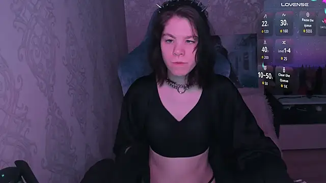 aestheticbeing online show from April 4, 12:02 pm