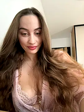 Snapshot of Maribelle_Vinnie chatting on December 15, 11:36 am Maribelle Vinnie online show from December 15, 11:36 am