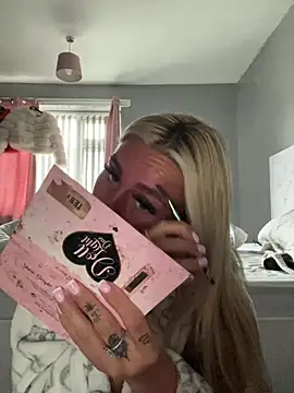 EllieMaeBaby online show from February 7, 11:47 am