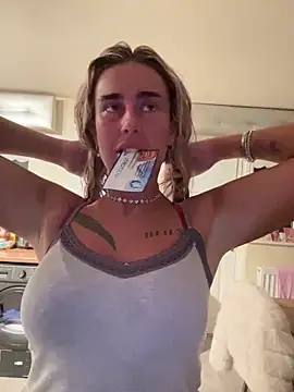 EllieMaeBaby online show from March 10, 9:42 pm