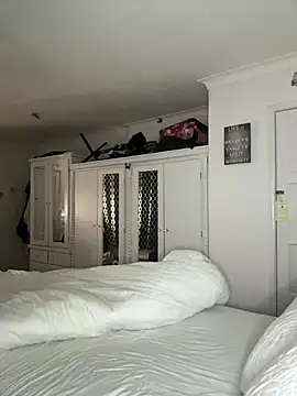 Snapshot of AroraAngel chatting on October 17, 12:47 am AroraAngel online show from October 17, 12:47 am