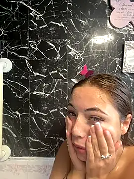 Snapshot of AroraAngel chatting on October 21, 1:23 pm AroraAngel online show from October 21, 1:23 pm