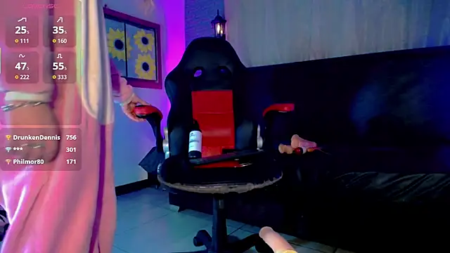 Snapshot of Cata_MW chatting on October 9, 7:12 pm Cata MW online show from October 9, 7:12 pm