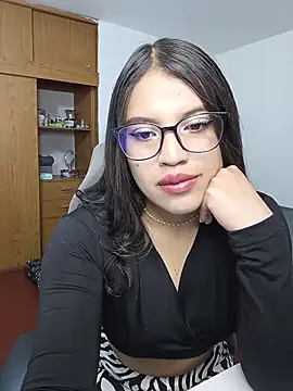 asumi 18 online show from October 8, 9:40 am