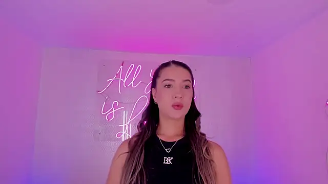 Snapshot of aleksandramiller_ chatting on May 9, 12:54 pm aleksandramiller online show from May 9, 12:54 pm