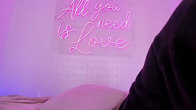 Snapshot of aleksandramiller_ chatting on May 11, 2:45 pm aleksandramiller online show from May 11, 2:45 pm