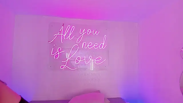 Snapshot of aleksandramiller_ chatting on May 12, 1:08 pm aleksandramiller online show from May 12, 1:08 pm