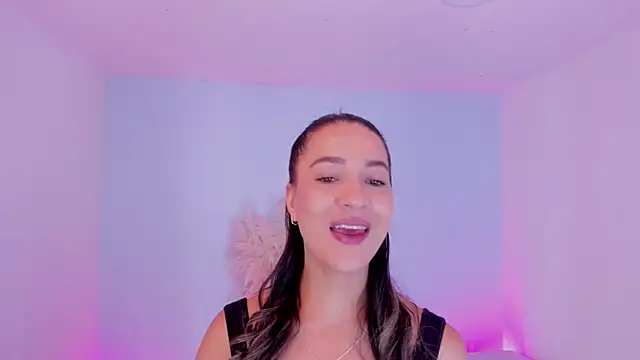 Snapshot of aleksandramiller_ chatting on June 10, 1:21 pm aleksandramiller online show from June 10, 1:21 pm