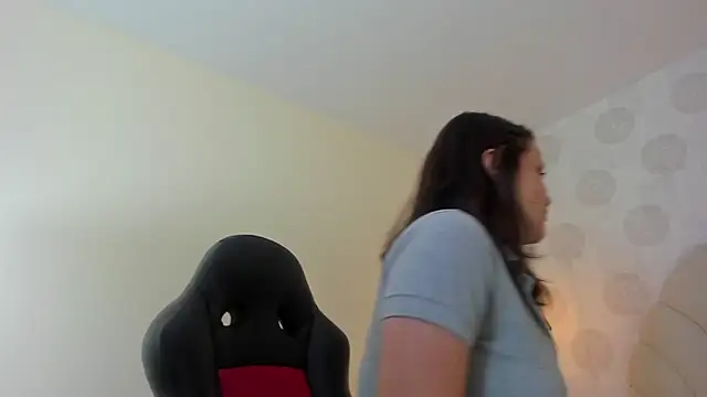 Snapshot of GIANAMILLER6 chatting on April 7, 12:05 pm GIANAMILLER6 online show from April 7, 12:05 pm