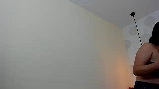 Snapshot of GIANAMILLER6 chatting on May 7, 12:10 pm GIANAMILLER6 online show from May 7, 12:10 pm
