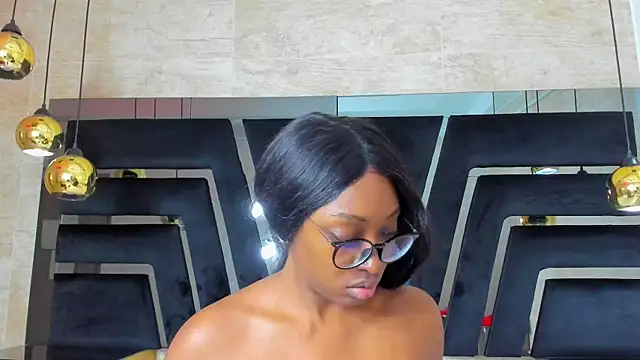 YallianaBrooks online show from June 19, 11:47 am