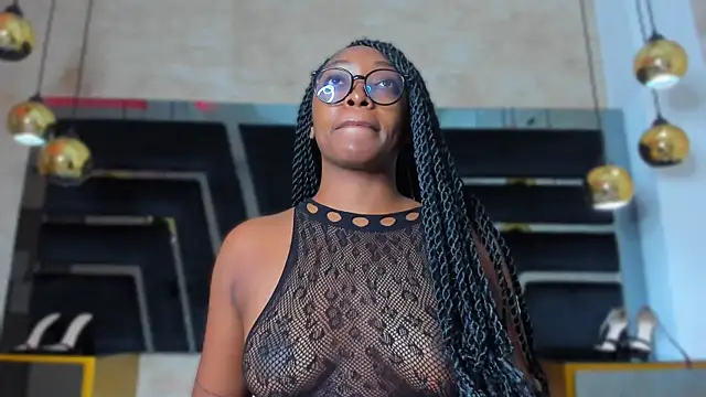 YallianaBrooks online show from July 1, 11:45 am