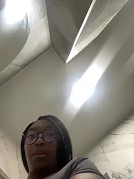 YallianaBrooks online show from July 18, 12:20 pm