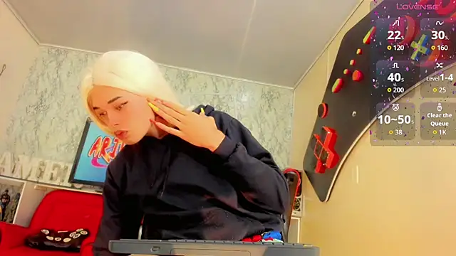 Madison Mujica online show from October 23, 11:20 am