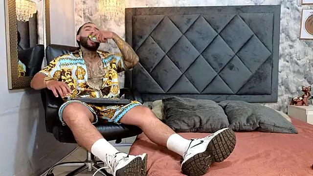 Snapshot of Apolo_rousse1 chatting on September 8, 8:19 pm Apolo rousse1 online show from September 8, 8:19 pm