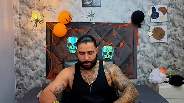 Snapshot of Apolo_rousse1 chatting on October 19, 8:53 pm Apolo rousse1 online show from October 19, 8:53 pm