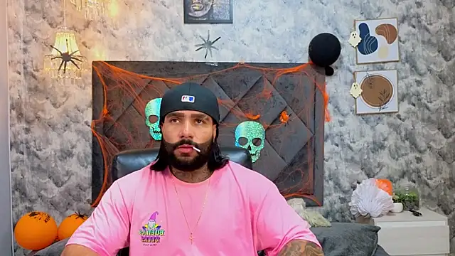 Snapshot of Apolo_rousse1 chatting on October 23, 8:18 pm Apolo rousse1 online show from October 23, 8:18 pm