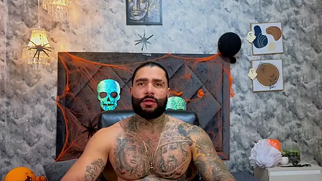 Snapshot of Apolo_rousse1 chatting on October 24, 9:33 pm Apolo rousse1 online show from October 24, 9:33 pm