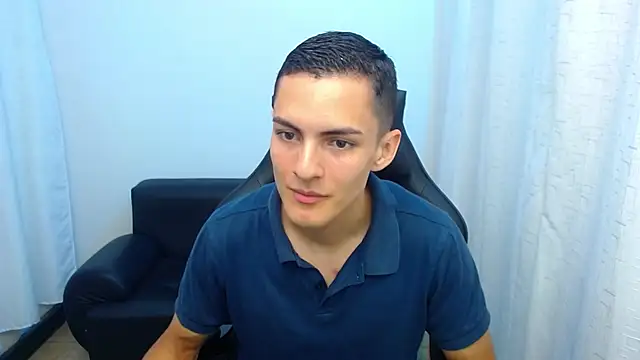 Snapshot of Matiius18 chatting on March 4, 1:50 pm Matiius18 online show from March 4, 1:50 pm
