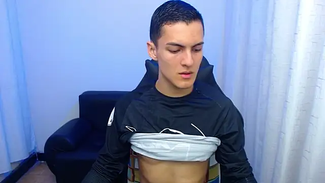 Snapshot of Matiius18 chatting on March 11, 2:12 pm Matiius18 online show from March 11, 2:12 pm